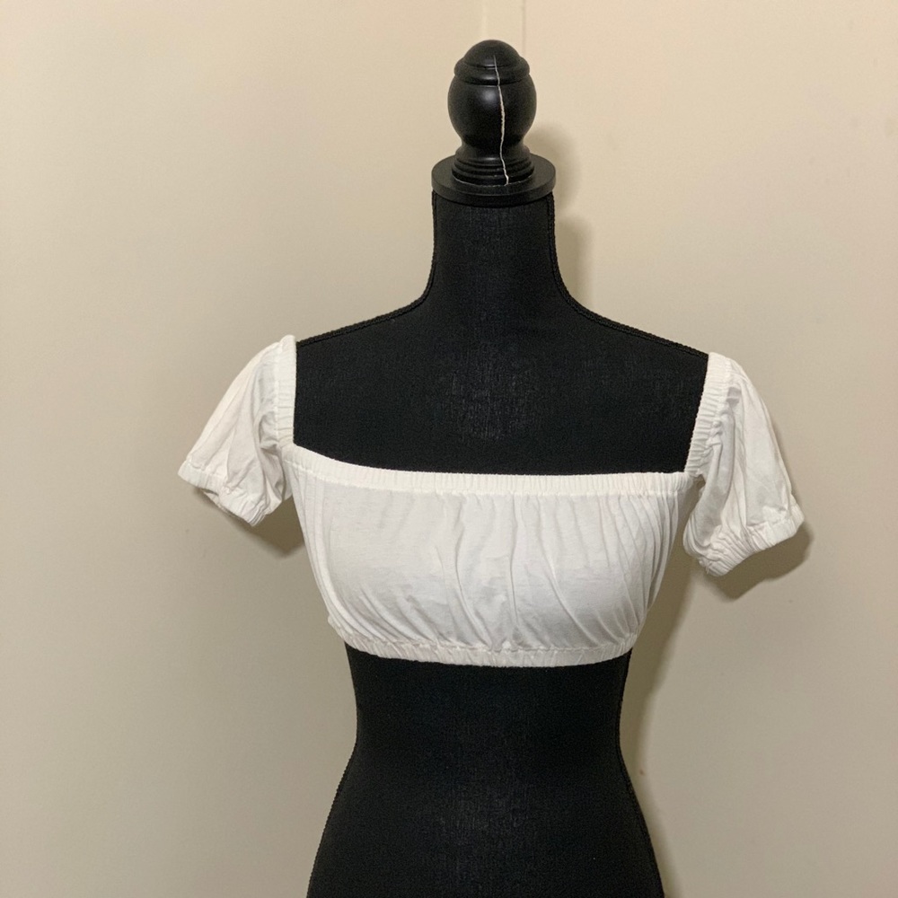 Aritzia Wilfred Bardot Crop Top